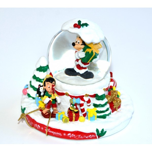 Disney Characters Christmas Snow Globe